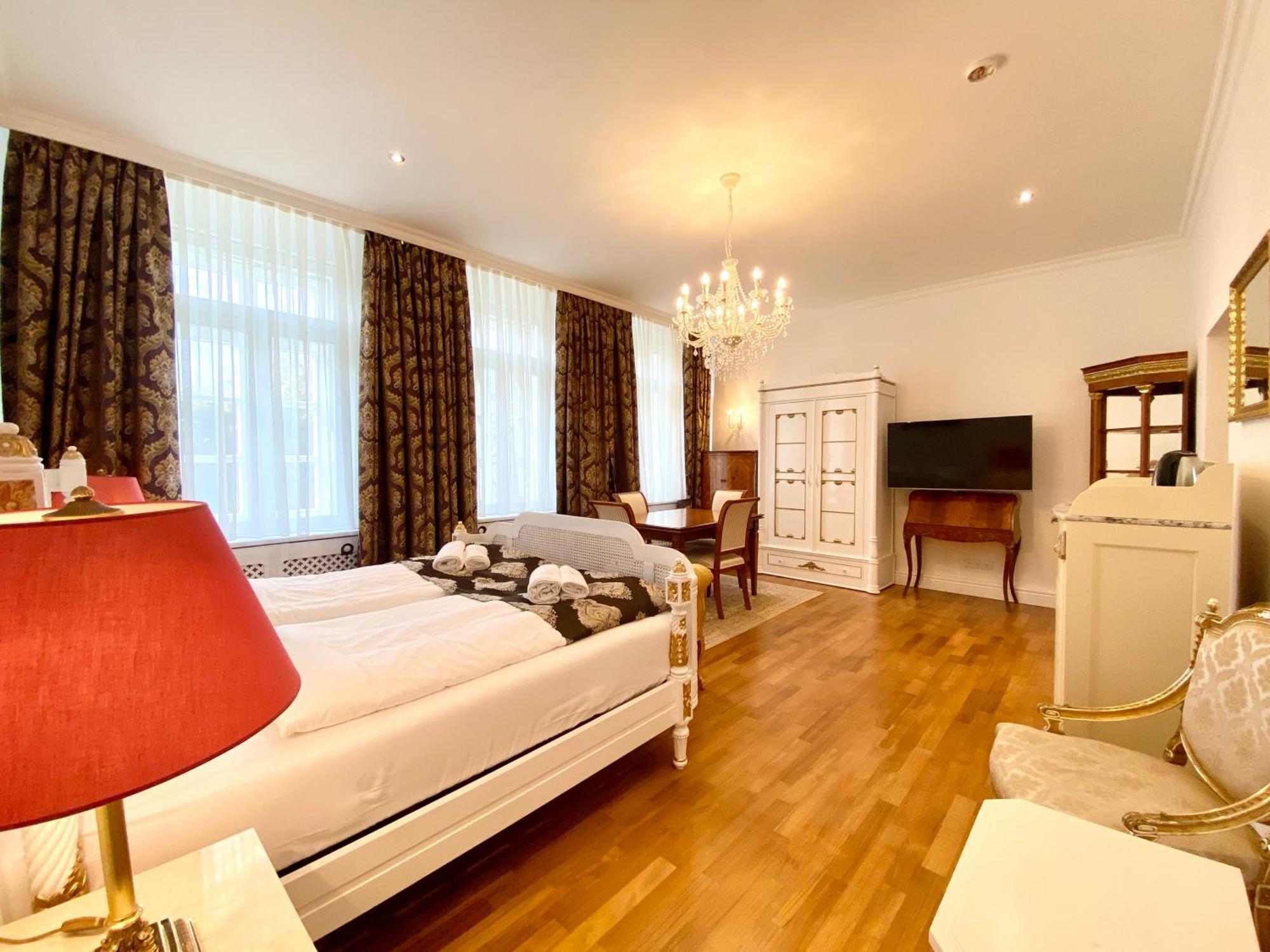 Hotel Friedrich Franz Palais Bad Doberan Esterno foto